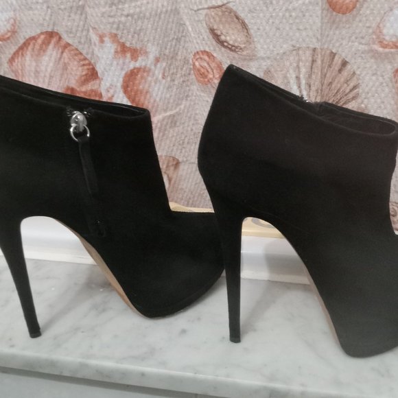Guiseppe Zanotti Suede booties - Picture 1 of 3